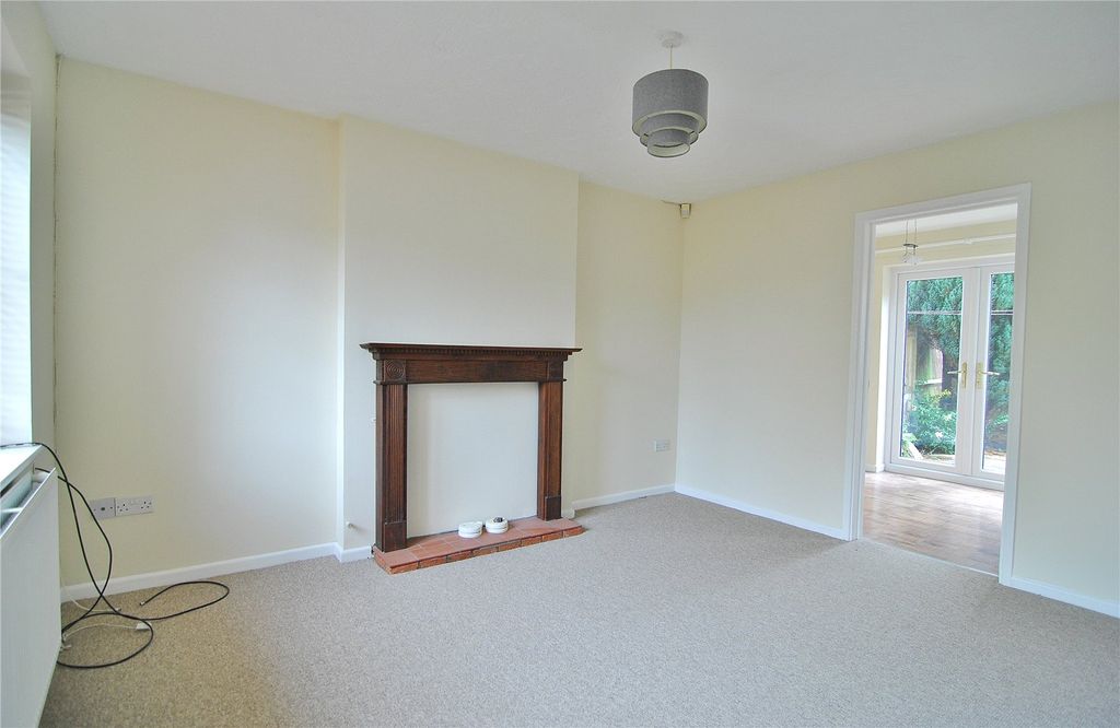 Property photo 3 of 11 Picture No. 12