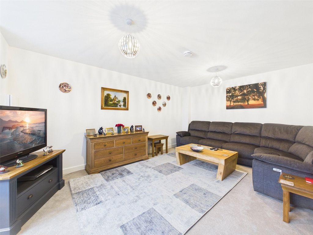 Property photo 3 of 14 Living Room