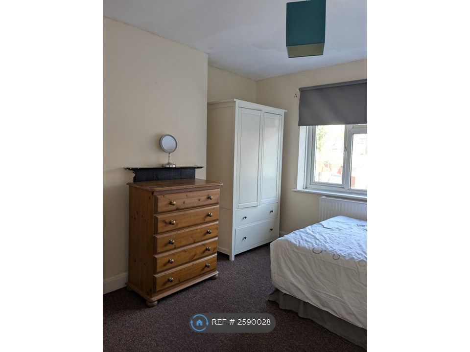 Property photo 1 of 7 Bedroom, Wardrobe And Chest