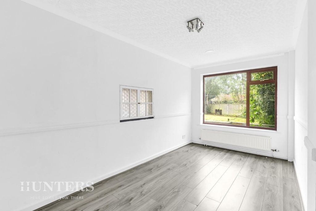 Property photo 3 of 23 Dining Room