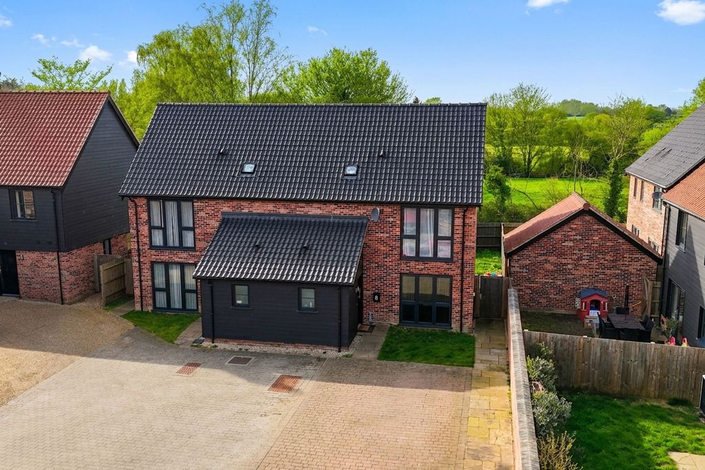 Property photo 1 of 21