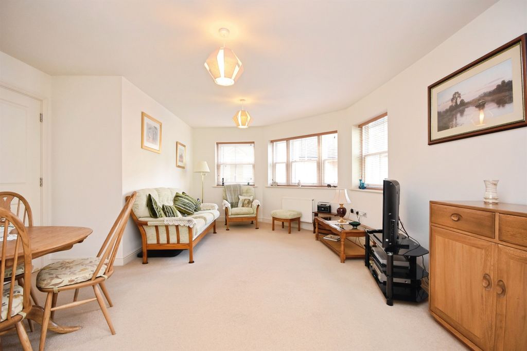 Property photo 3 of 17