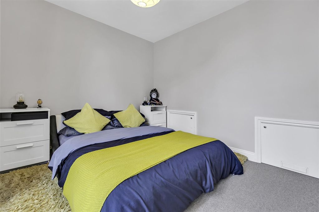 Property photo 3 of 12 Bedroom