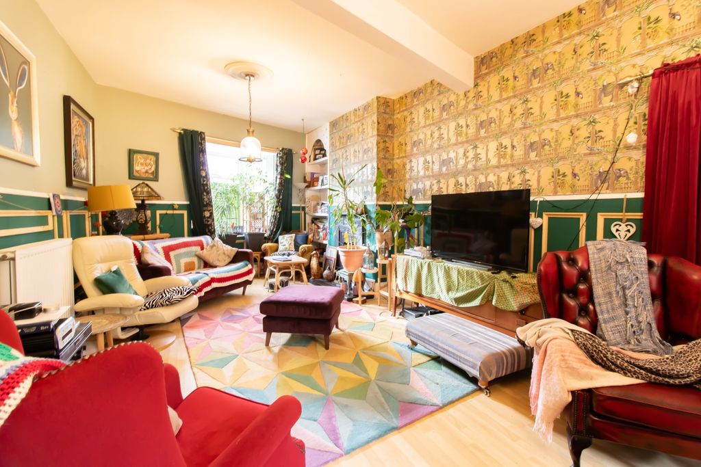 Property photo 3 of 24 Image 2