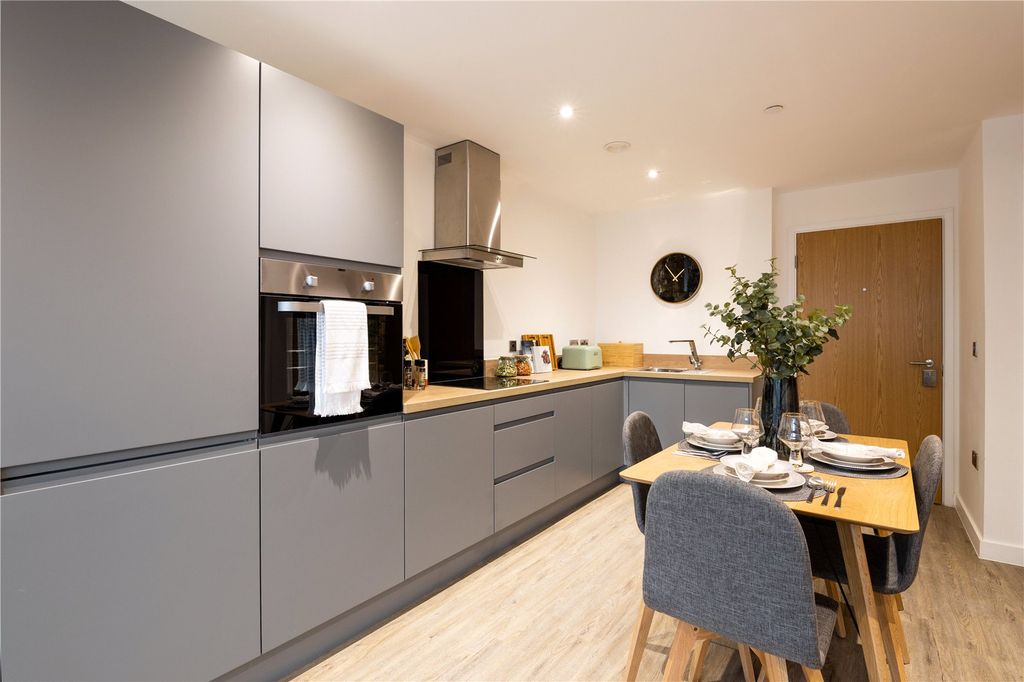 Property photo 3 of 6 Kitchen / Diner