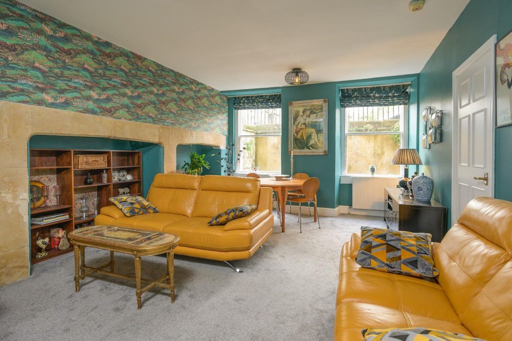 Property photo 2 of 18 Living Room.Jpg