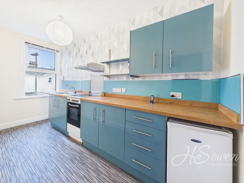 Property photo 2 of 6 Photo 4