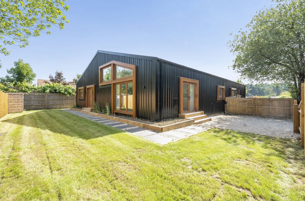 Property photo 1 of 18 1482877-24-6A3c10...