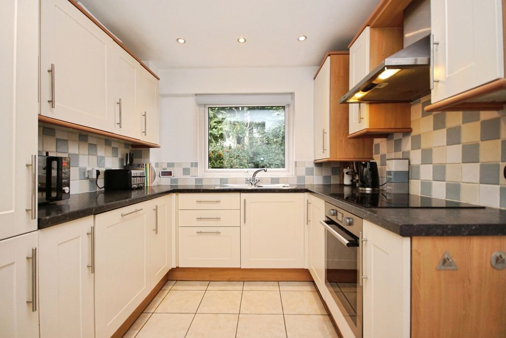 Property photo 3 of 17 Photo