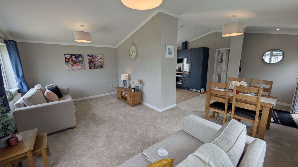 Property photo 2 of 3 Lounge.Jpg
