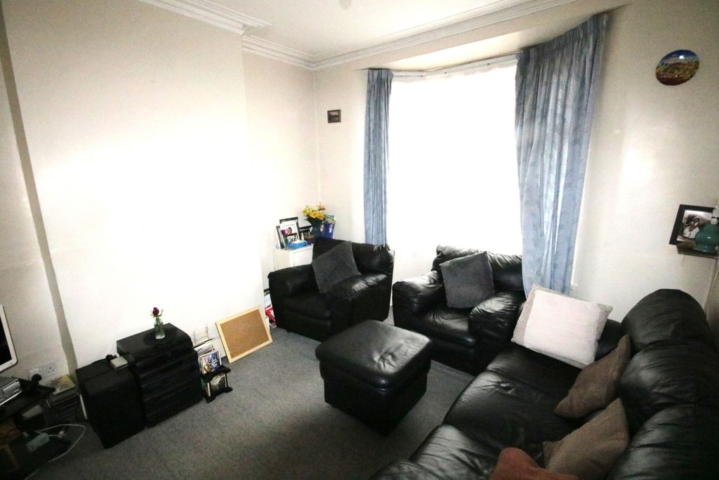 Property photo 3 of 13 Gallery