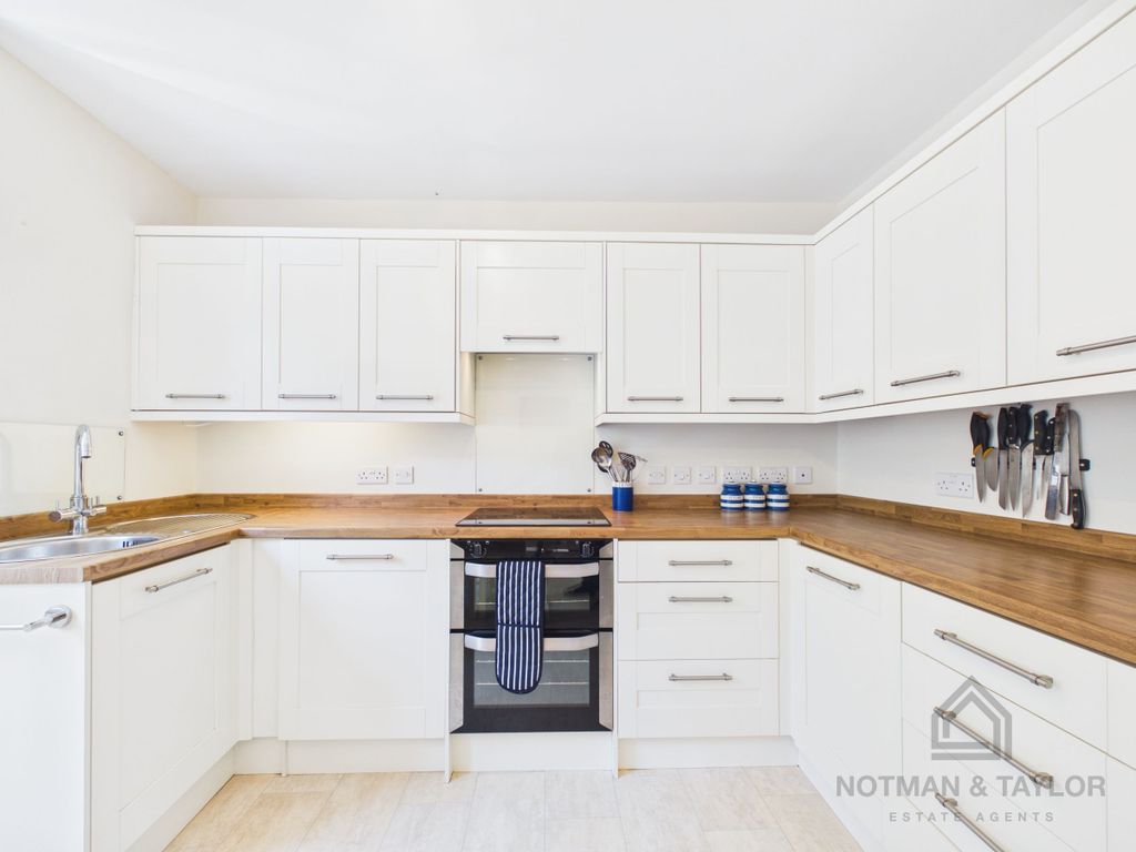 Property photo 2 of 31