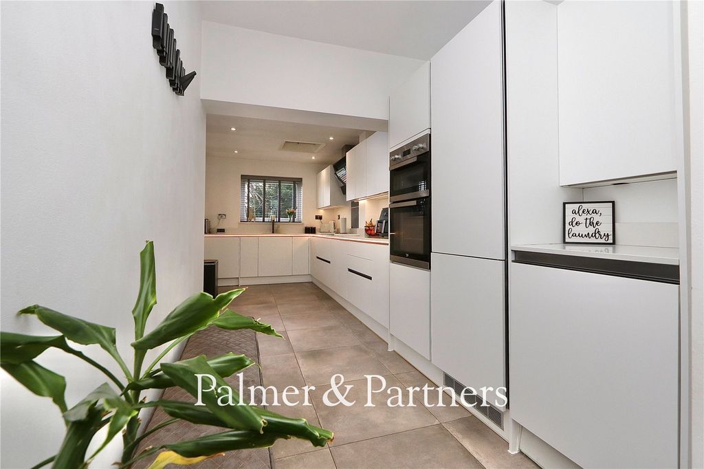 Property photo 3 of 27 Picture No. 06