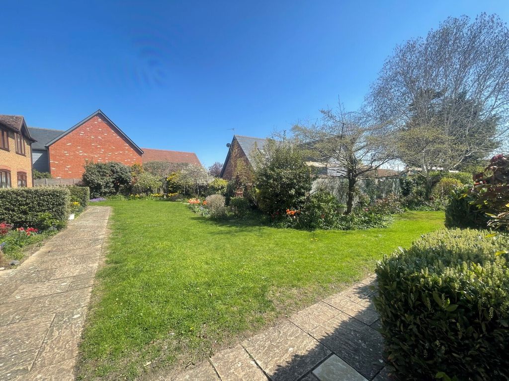 Property photo 2 of 12 Picture No. 15