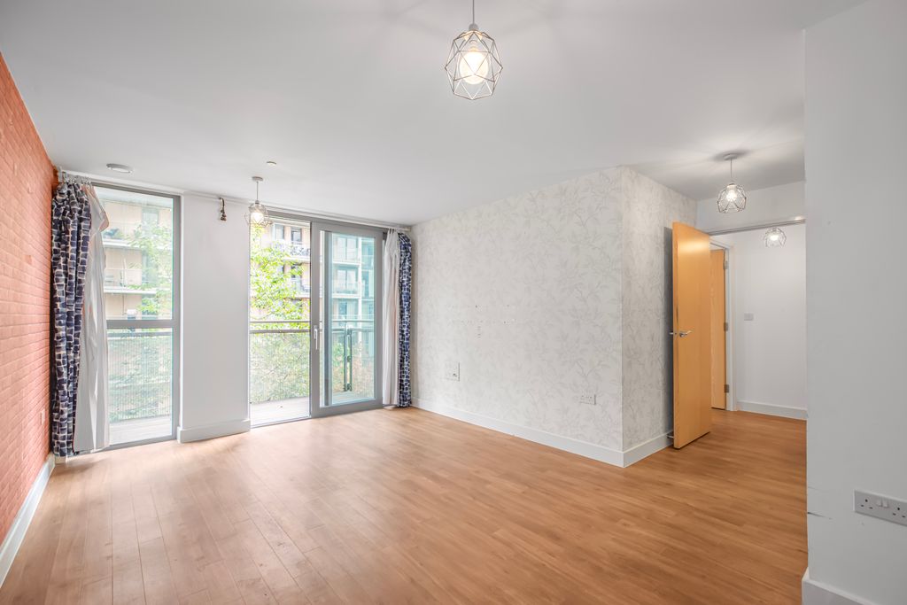 Property photo 1 of 30 Living Room