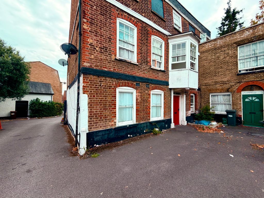 Property photo 1 of 5