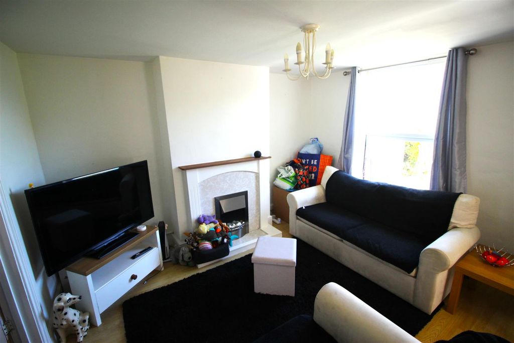 Property photo 3 of 6 Img_2440.Jpg