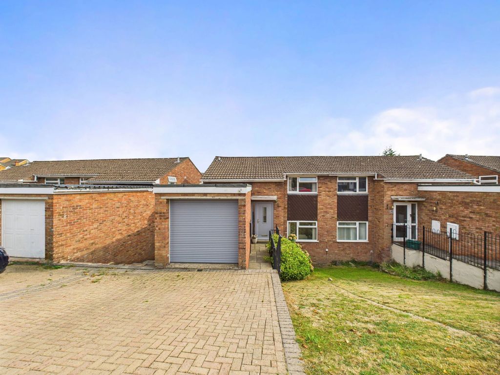 Property photo 1 of 12