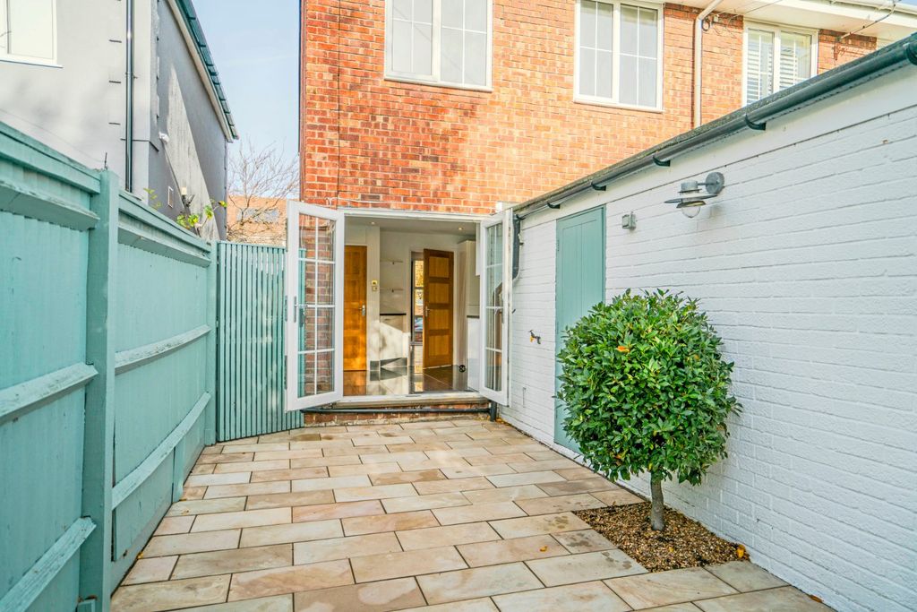 Property photo 2 of 15 Picture No. 13