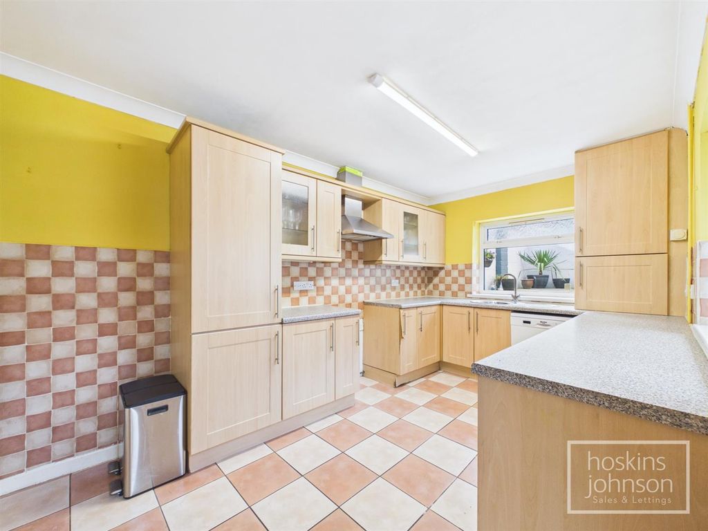 Property photo 3 of 19 Kitchen/Breakfast Room