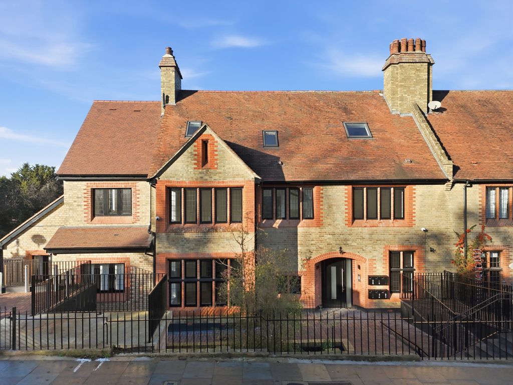 Property photo 1 of 17 Brand New 1 Bed Flat