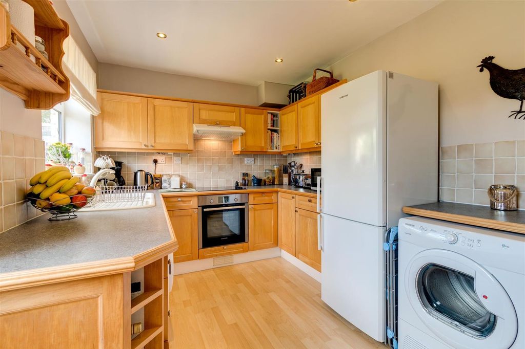 Property photo 2 of 7 Kitchen/Breakfast Room