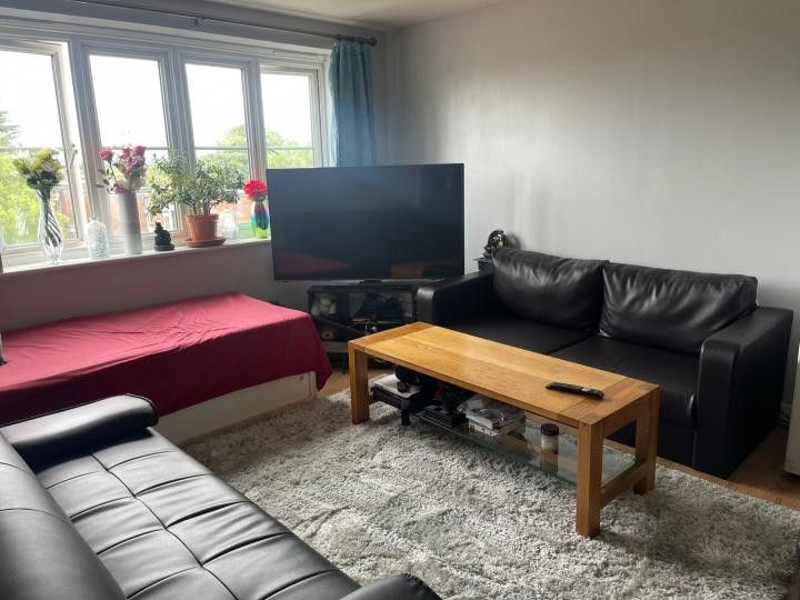 Property photo 2 of 8