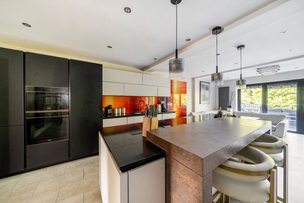 Property photo 3 of 13 Cabrera Avenue