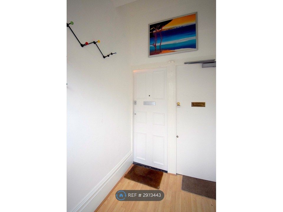 Property photo 3 of 14 Entrance