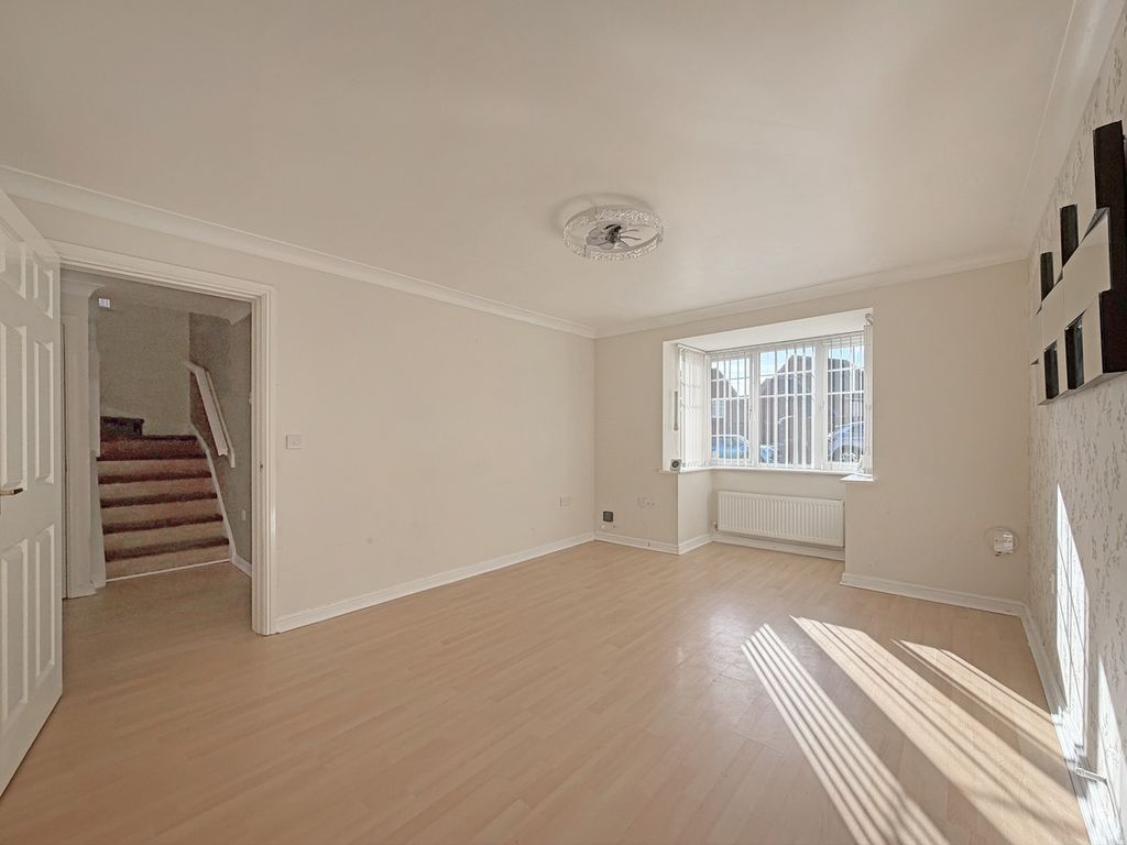 Property photo 3 of 32