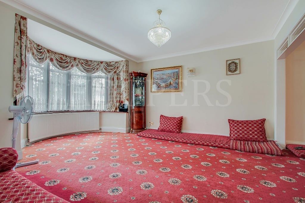 Property photo 3 of 16
