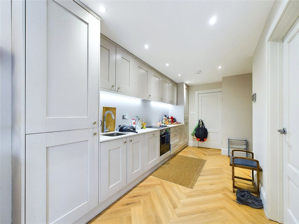 Property photo 2 of 19 Picture No. 52