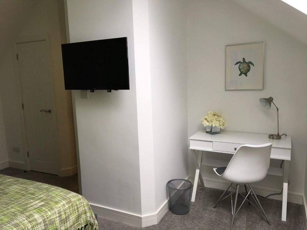 Property photo 2 of 6 668.Jpg