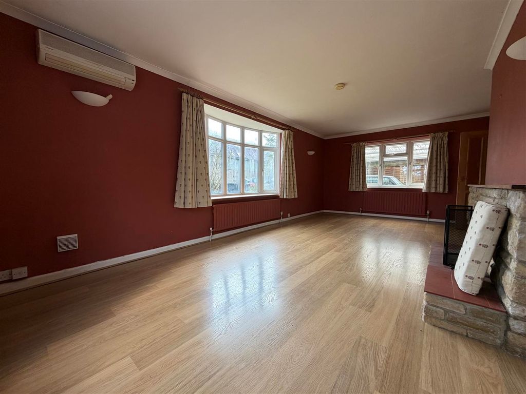 Property photo 3 of 12 Image