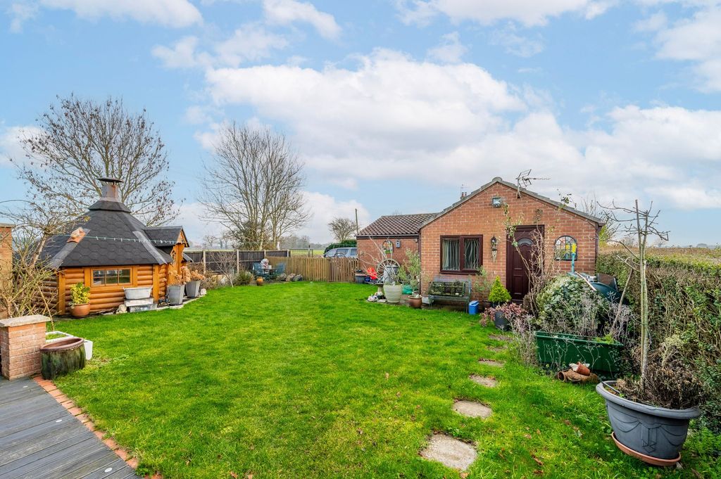 Property photo 2 of 21