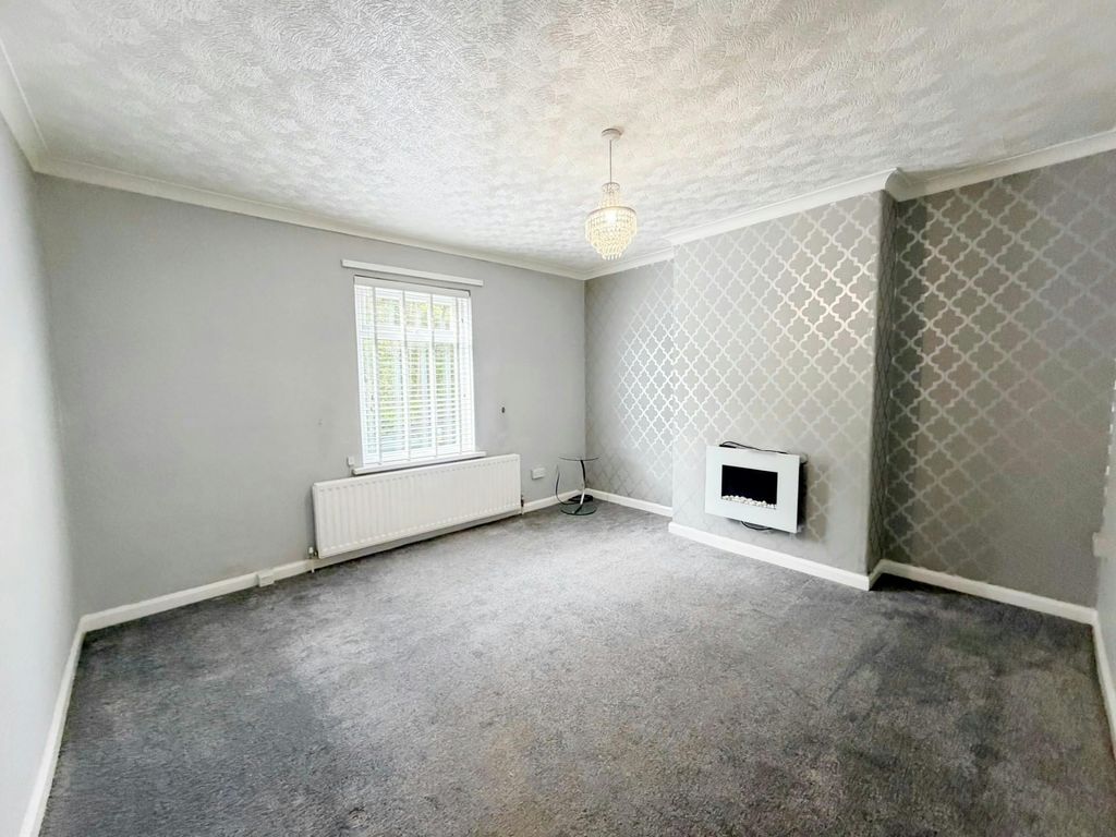 Property photo 3 of 17 Flat 11.Jpg
