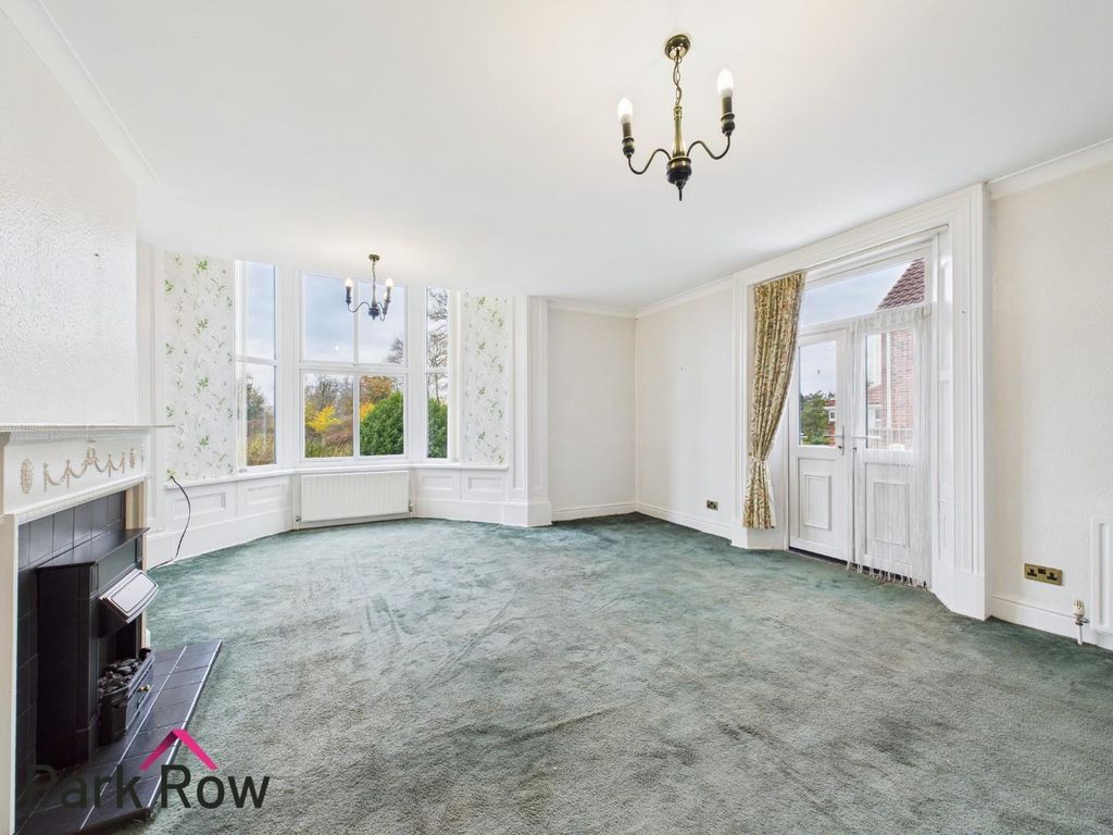 Property photo 3 of 22 Living Room