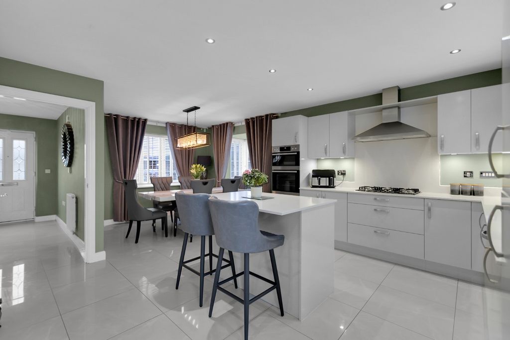 Property photo 3 of 26 4728584