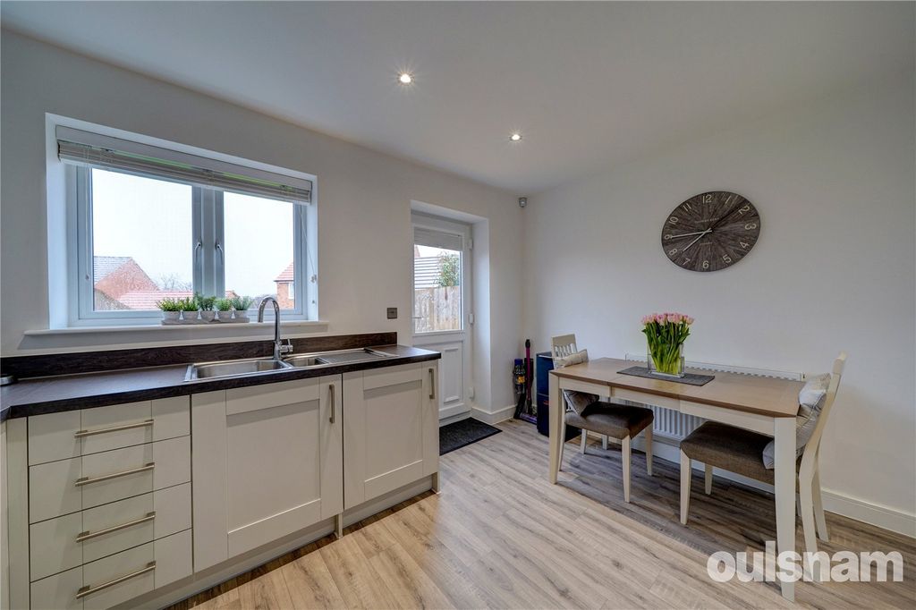 Property photo 3 of 16 Picture No. 13