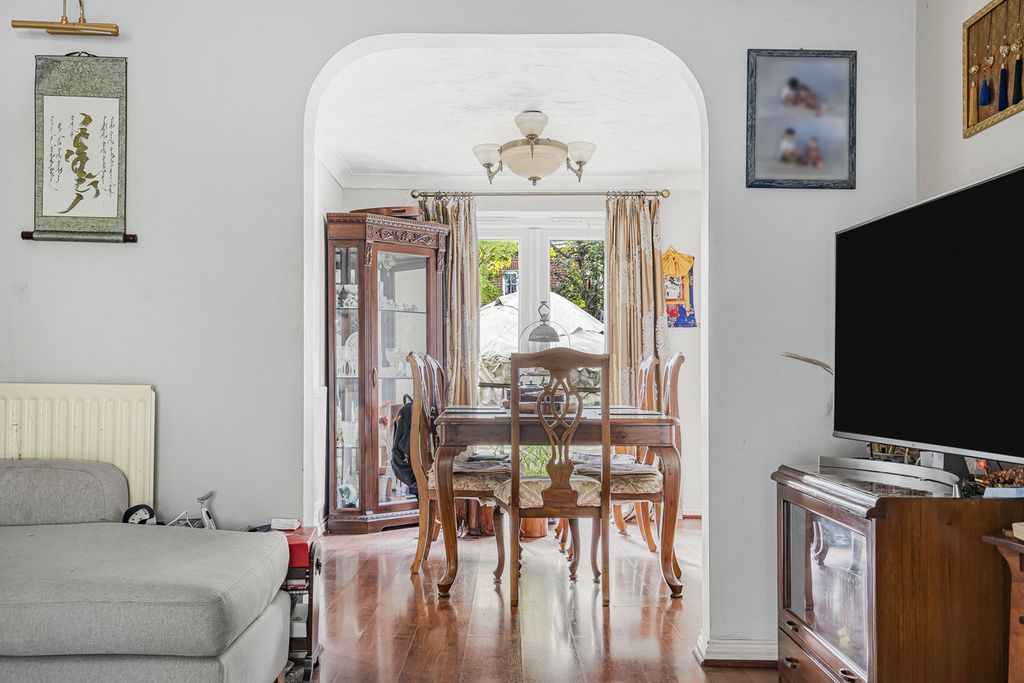 Property photo 3 of 17