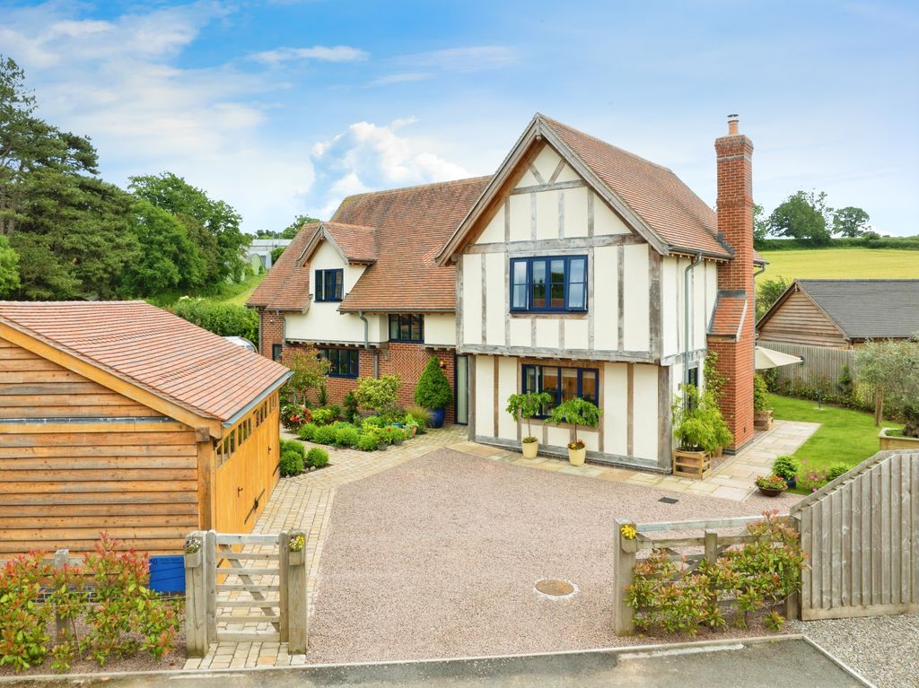 Property photo 1 of 38 10Websmeadow-38