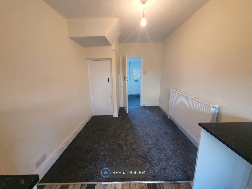 Property photo 3 of 12 Dining Area