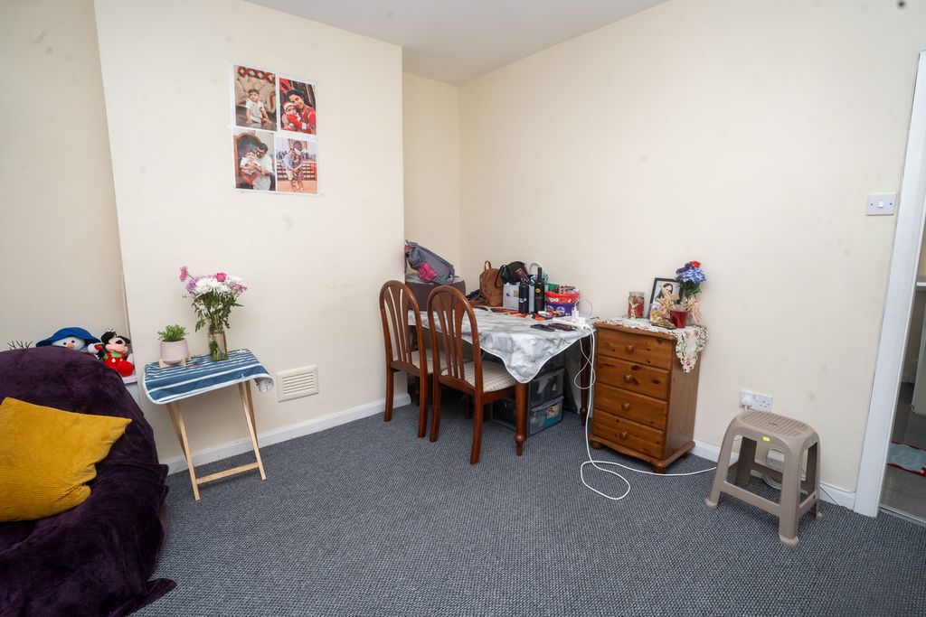 Property photo 3 of 26