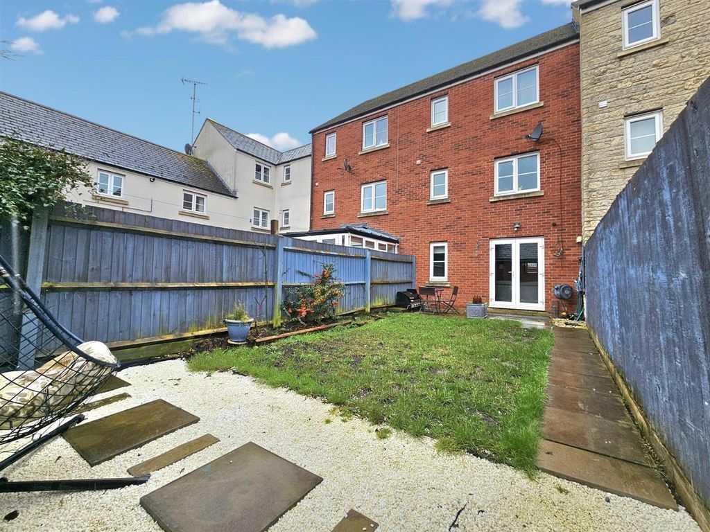 Property photo 3 of 16