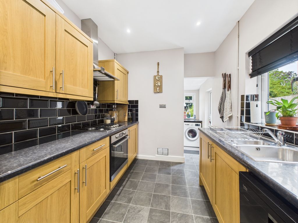 Property photo 2 of 12 Kitchen
