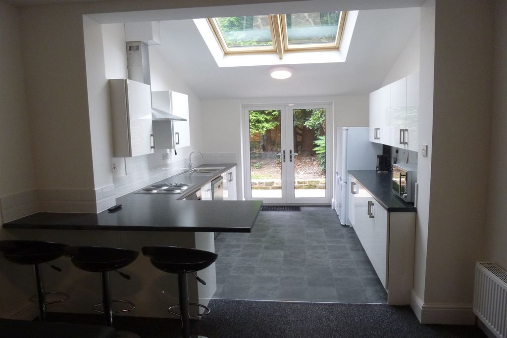 Property photo 1 of 24 Main (Main)