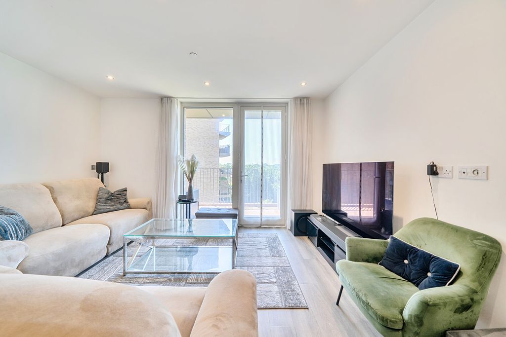 Property photo 3 of 19 1481549-19-6A3537...