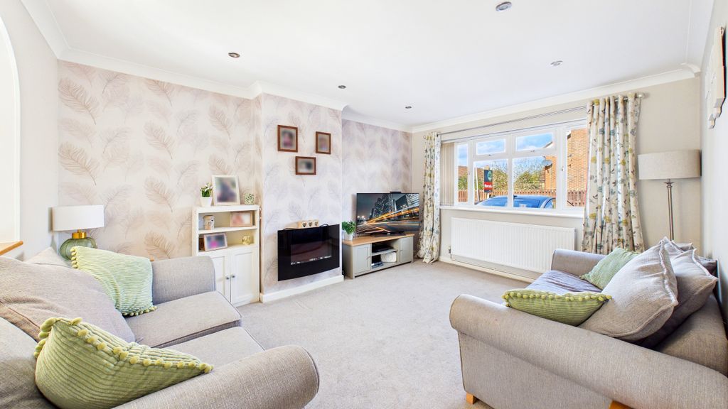 Property photo 3 of 22 Cam04968G0-Pr0109-Still002