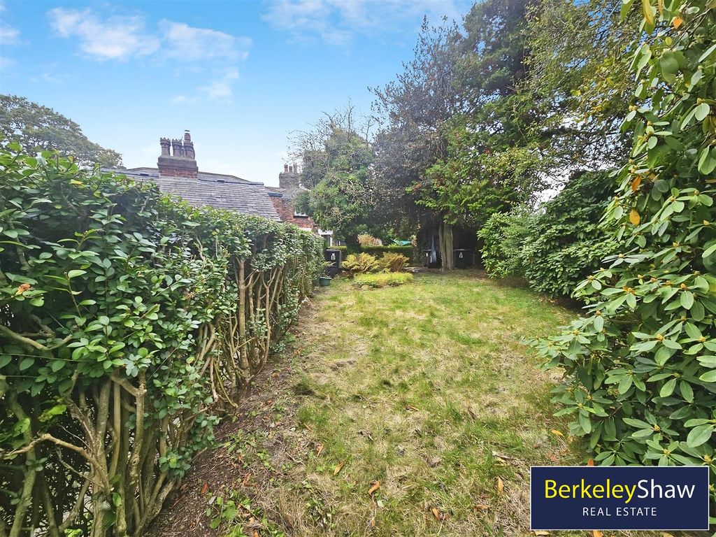 Property photo 3 of 28 Garden