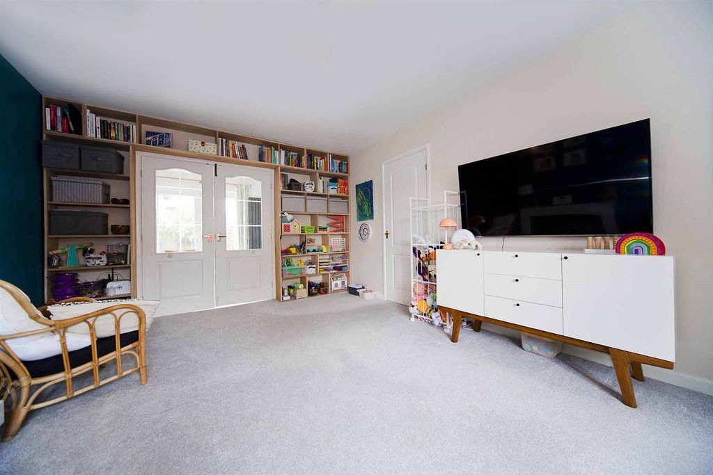 Property photo 3 of 19